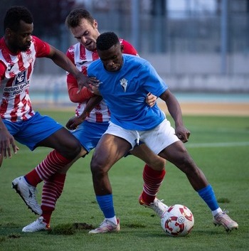 Un gol fantasma frena en seco al Manchego