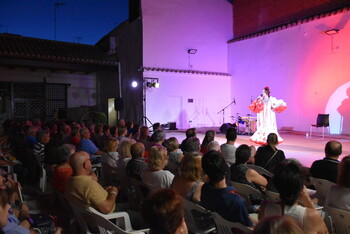 La copla de Laura García inaugura los conciertos del Museo