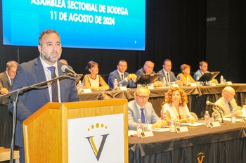 El alcalde muestra su compromiso con Virgen de las Viñas