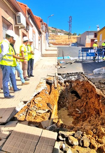 El Ayuntamiento abastece con cubas las zonas altas