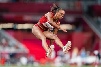 Ana Peleteiro pasa sin problemas a la final de triple salto