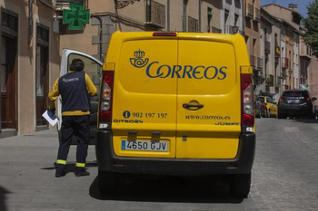 Montiel pide a Correos recuperar su cartero