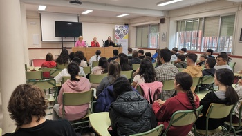 Alumnos conocen la importancia de la mujer rural