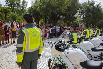 La Guardia Civil traslada los actos al Ifedi por la lluvia