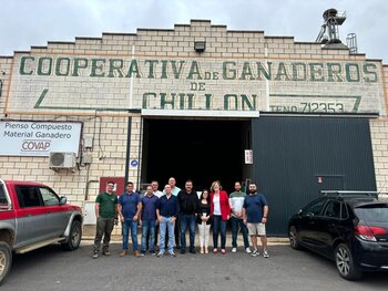 La Junta garantiza su apoyo al sector ganadero de Chillón