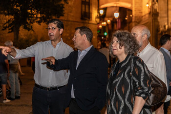 Page realiza el recorrido nocturno del Corpus de Toledo