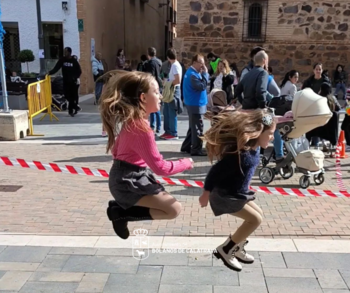 Juegos 'de toda la vida' toman la plaza de España de Bolaños