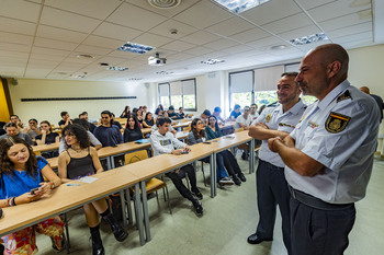 Charla de seguridad como bienvenida a los Erasmus