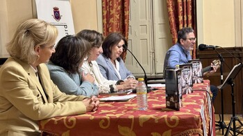 Elisabeth Moreno Rosa presenta ‘Tejer alas al alma'