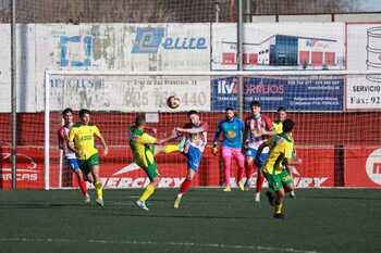 El Tomelloso cae goleado ante el colista