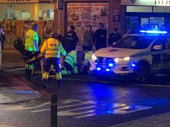 Trasladan a un motorista al hospital