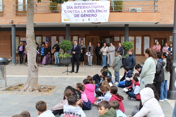 El Día Contra la Violencia de Género moviliza a los escolares