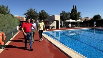 Valverde estrena verano con la piscina municipal renovada