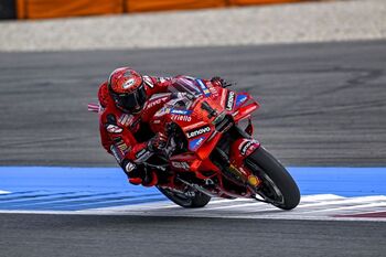 Bagnaia vence de principio a fin