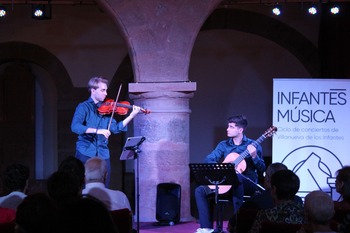 Infantes Música pone el broche de oro con 10 Strings Duo