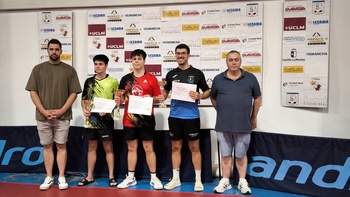 El XVI Torneo Tenis de Mesa alza a Alberto López como campeón