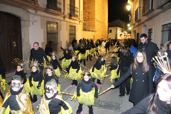 Infantes recibe a los Reyes Magos en la noche más mágica