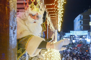 Miles de niños reciben en Tomelloso a los Reyes Magos